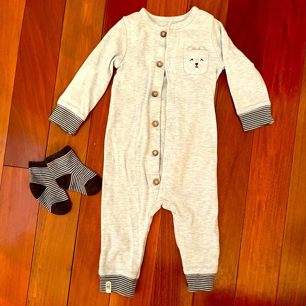 Carter’s 6mo footless pajama set with matching socks